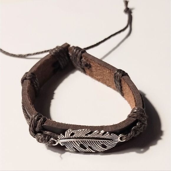Men's bracelet leather feather new d75 - Picture 1 of 1
